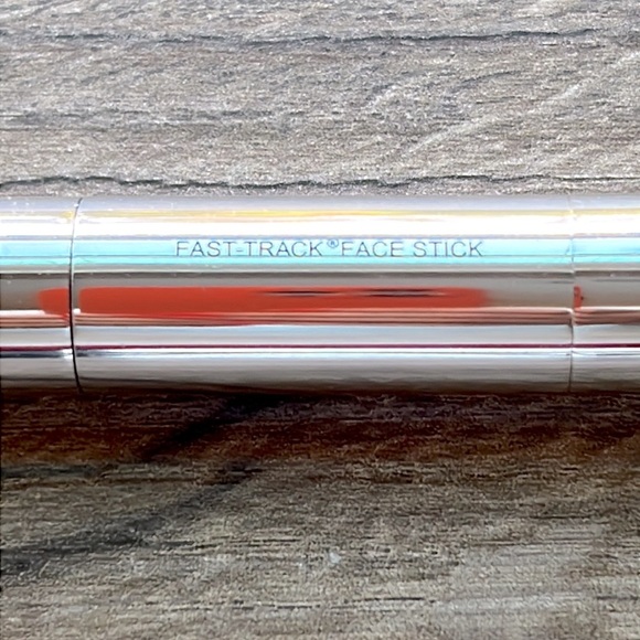 TRISH MCEVOY • FAST-TRACK CREAM HIGHLIGHT - Picture 6 of 10